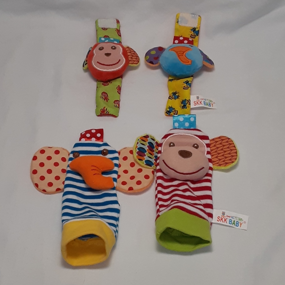 💥5/$25 Socks And Wrist Rattles For Infants Babys - Picture 1 of 3